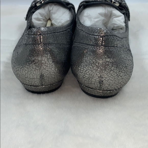 BCBGeneration Dinia Pewter Crackle Metallic Flats - Picture 6 of 9